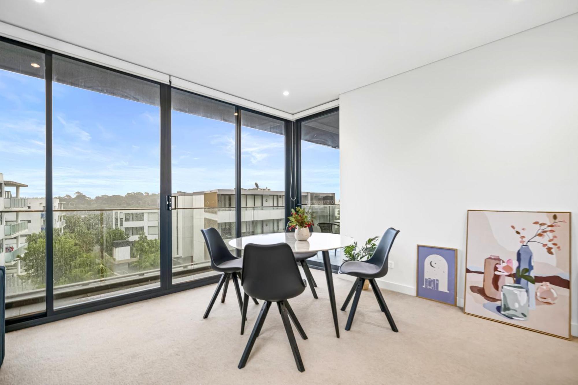 Lovely 2 Bedroom In Mortlake Apartment *